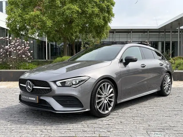 Mercedes-Benz CLA-klasse Shooting Brake / AMG Line / Pano dak / Camara / 180 Premium Plus