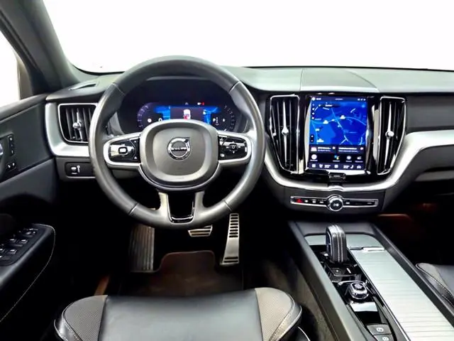 Volvo XC60 2.0 B4 R-Design | All-seasonbanden | Memory seat