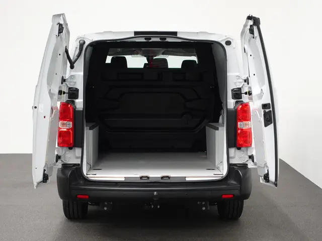 Opel Vivaro L3H1 Edition Dubbele Cabine Airco Navi Trekhaak Cruise Control