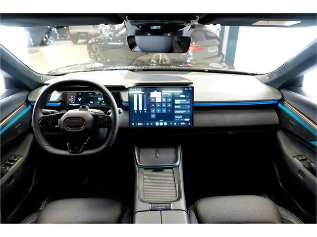 Lynk & Co 08