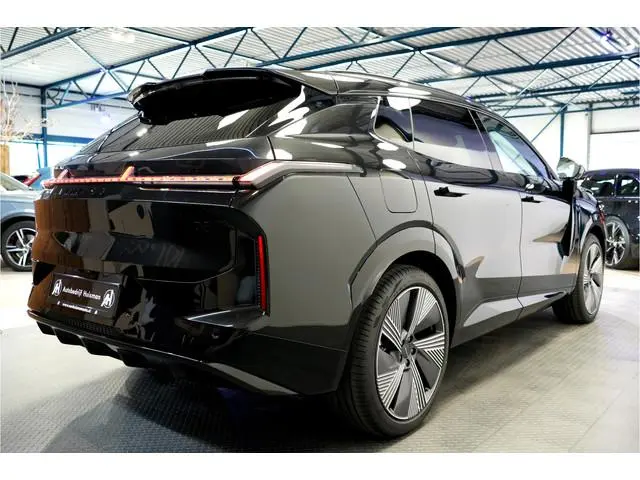 Lynk & Co 08