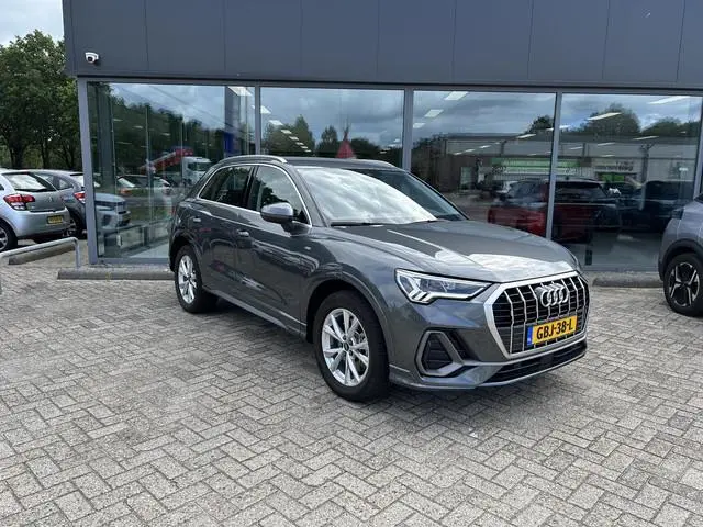 Audi Q3 45 TFSI e S edition S line AUTOMAAT | PLUG IN HYBRIDE