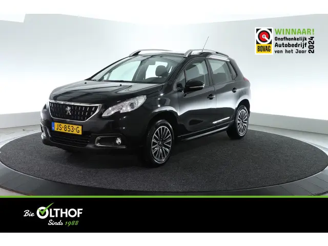 Peugeot 2008 1.2 PureTech Blue Lion | TREKHAAK | PANO-DAK | CARPLAY |