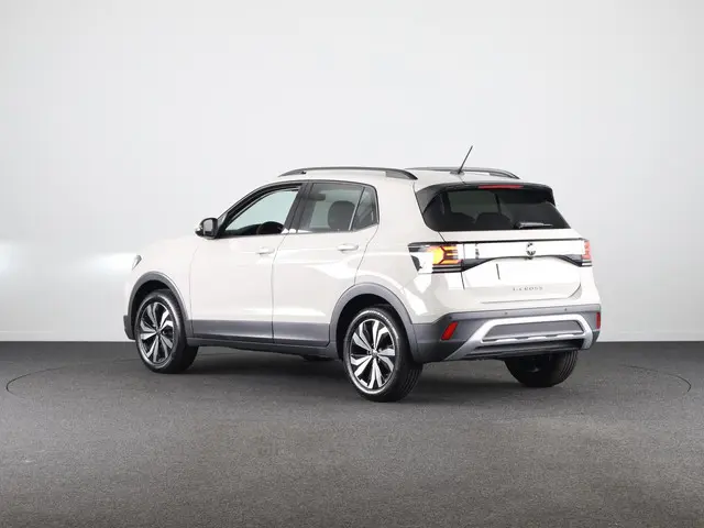 Volkswagen T-Cross Life Edition 1.0 TSI 95 PK 5 versn. Hand | Climatronic | Stoelverwarming | Camera...