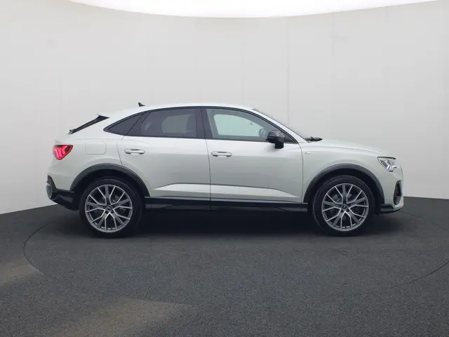 Audi Q3 Sportback 45 TFSI e 245pk S Edition · Leder · Drive select · 360°Camera + Parkeersensoren ·...