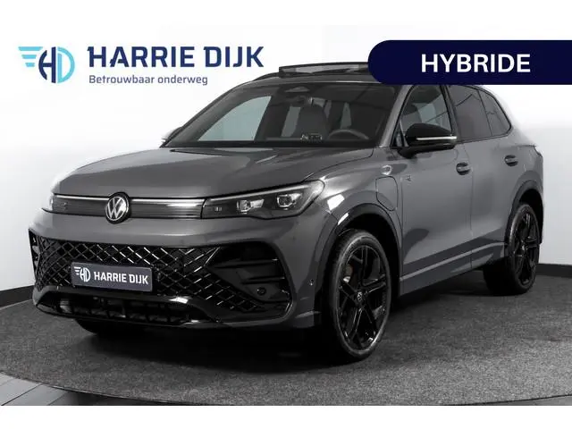 Volkswagen Tiguan 1.5 eHybrid 272 PK R-Line | Black Style | Elek. Trekhaak | S/K-panodak | Adapt. Cr...