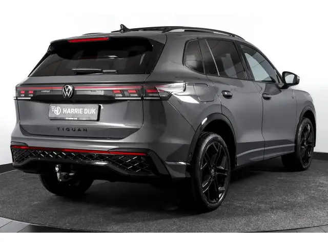 Volkswagen Tiguan 1.5 eHybrid 272 PK R-Line | Black Style | Elek. Trekhaak | S/K-panodak | Adapt. Cr...