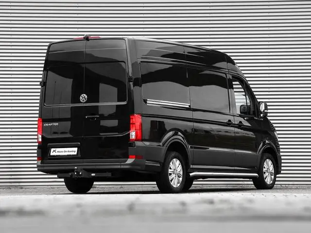 Volkswagen Crafter 35 2.0 TDI 140pk DSG L3H3 EURO VI · Camera · Apple/Android Car Play · Trekhaak ·...