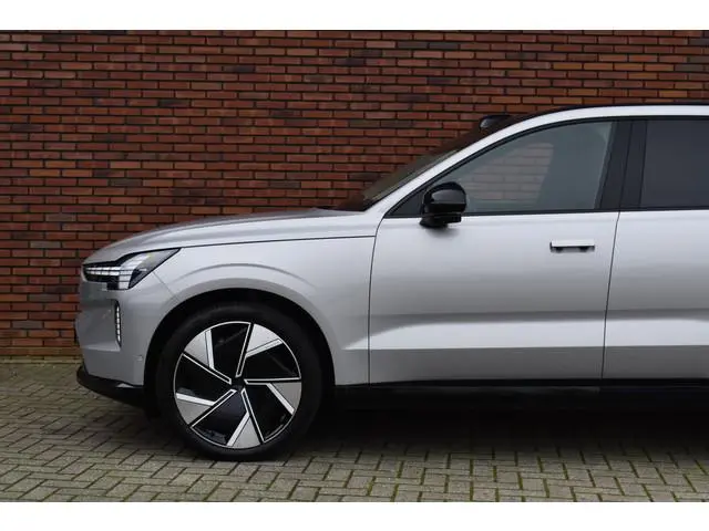 Volvo EX90