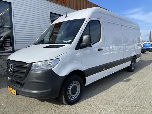Mercedes-Benz Sprinter 317 1.9 CDI 170pk L3H2 RWD Functional / rijklaar € 33.950 ex btw / lease vana...