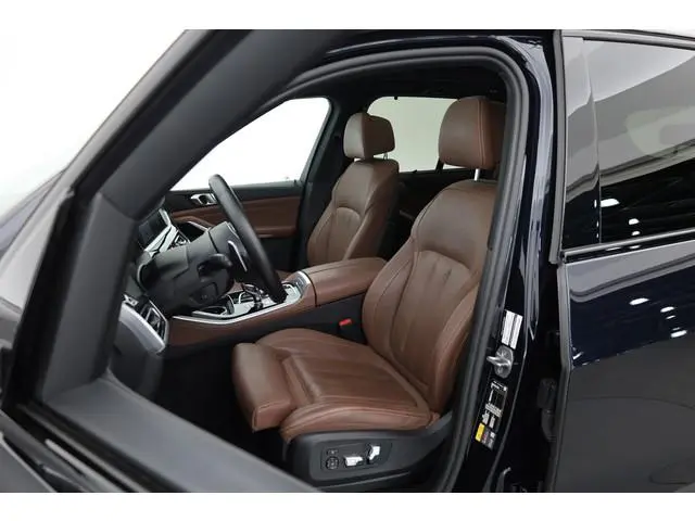 BMW X5 xDrive45e M Sport | Rijklaar! | Skylounge | HUD | Luchtvering | Laser | 360cam | 22'' | Elek....