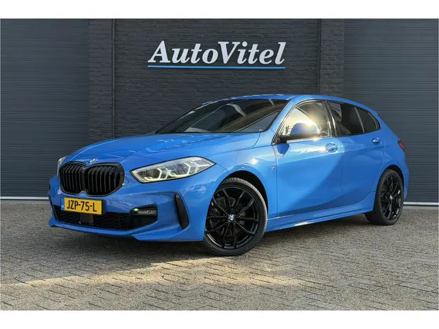 BMW 1-serie 118i M-Sport | M-Kuipstoelen | Camera | Comfort Access | Stoel + Stuurverwarming | Fabr....