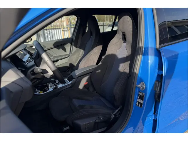 BMW 1-serie 118i M-Sport | M-Kuipstoelen | Camera | Comfort Access | Stoel + Stuurverwarming | Fabr....