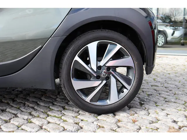 Toyota Aygo X 1.0 VVT-i Envy, JBL, Navigatie, Apple carplay / Android auto, Adaptieve cruise control...