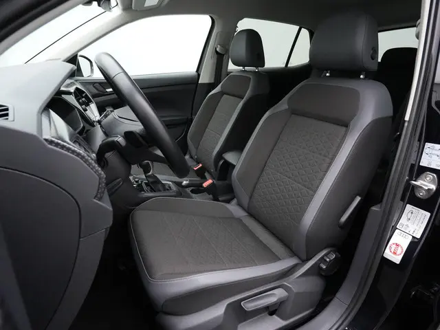 Volkswagen T-Cross 1.0 TSI Style | Trekhaak | Achteruitrijcamera | Stoelverwarming | Adaptive Cruise...