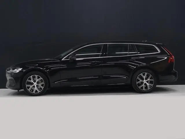 Volvo V60 2.0 B4 Core [APPLE CARPLAY, TREKHAAK, ADAPTIVE CRUISE, ELEKTRISCHE STOELEN, ANDROID, DRAAD...