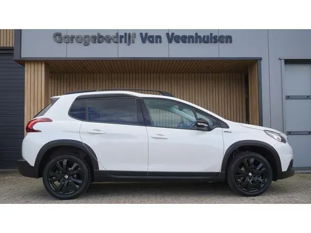 Peugeot 2008 1.2 131pk PureTech GT-line *Black Pack* Pano.Dak 17inch LM H-Leder Navi Cruise Control...
