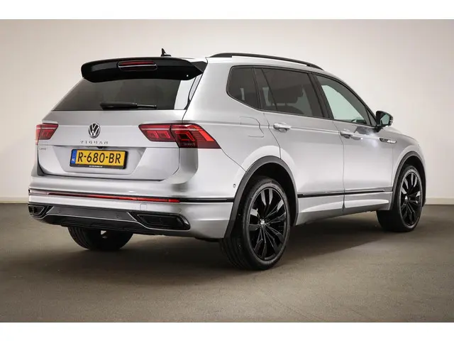 Volkswagen Tiguan Allspace 1.5 TSI R-Line Business+ 7p. | PANORAMADAK | MATRIX LED | HEAD UP | STUUR...
