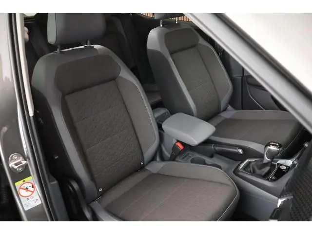 Volkswagen T-Cross 1.0 TSI 115pk DSG R-Line Style Navigatie Camera Keyless Virtual Cockpit