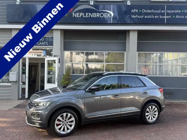 Volkswagen T-Roc 1.5 TSI Sport Business R Automaat,navi,Trekhaak,Stoelverwarming,18Inch Bj 2019 Hoge...