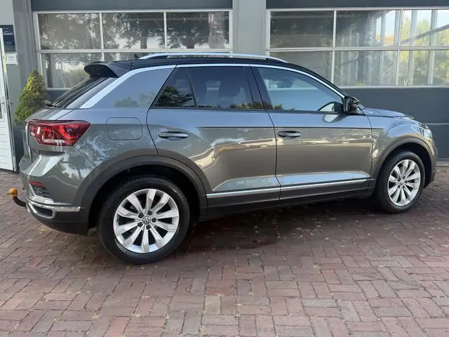 Volkswagen T-Roc 1.5 TSI Sport Business R Automaat,navi,Trekhaak,Stoelverwarming,18Inch Bj 2019 Hoge...