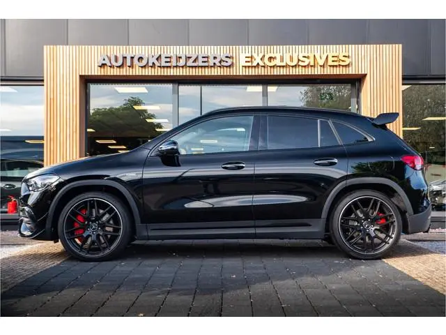 Mercedes-Benz GLA AMG 45 S 4MATIC+ Mercedes-Benz GLA 45 S AMG 4MATIC+ Panodak Schaalstoelen Burmeste...