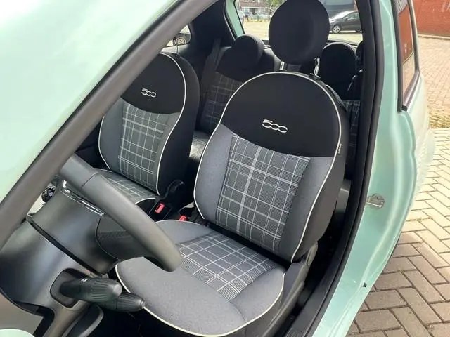 Fiat 500 1.0 Hybrid Lounge  Airco / Apple Carplay / Android Auto / 15" LM Velgen / Park Sensors / 1e...