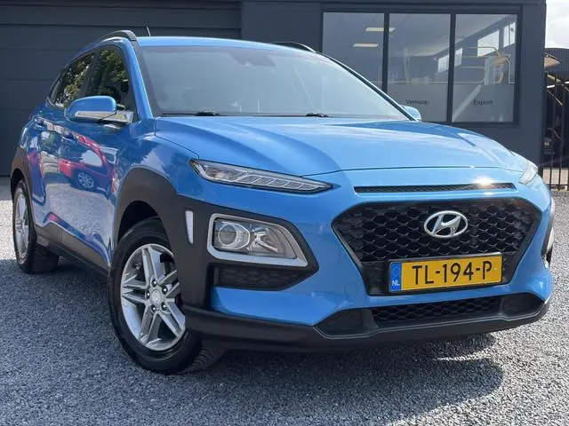 Hyundai Kona 1.0T Essence 2e Eigenaar,Trekhaak,Camera,Carplay,Navi,Clima,Cruise,6 Bak,N.A.P,120pk,Lm...