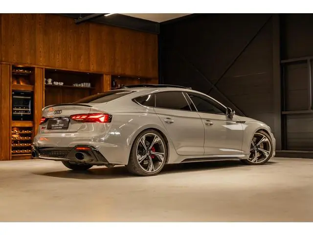 Audi RS5 Sportback 2.9 TFSI quattro Milltek uitlaat | Schuifdak | B&O | Camera