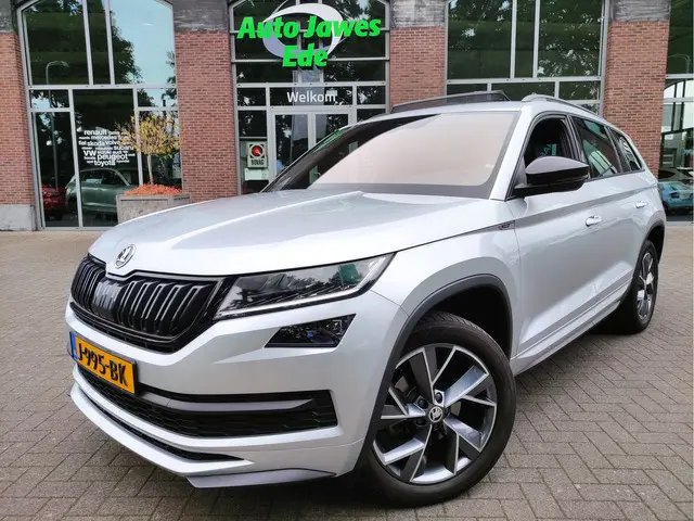 ŠKODA Kodiaq 1.5 TSI DSG Sportline Business Panoramadak - Wegklapbare trekhaak - Adaptieve Cr.contro...