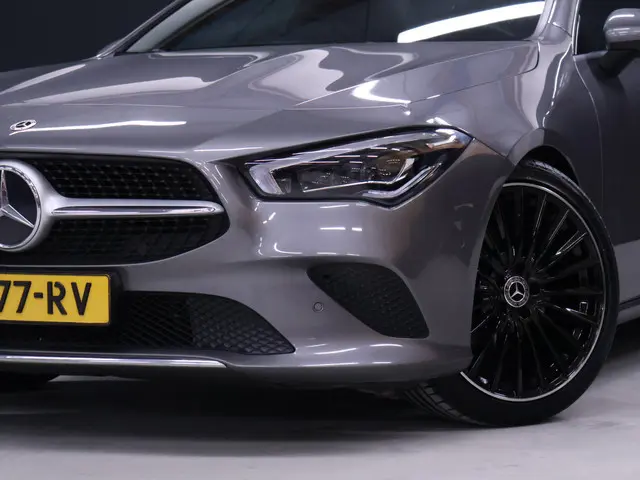 Mercedes-Benz CLA-klasse Shooting Brake 180 Business Solution Luxury [SCHUIFKANTELDAK, STOELVERWARMI...