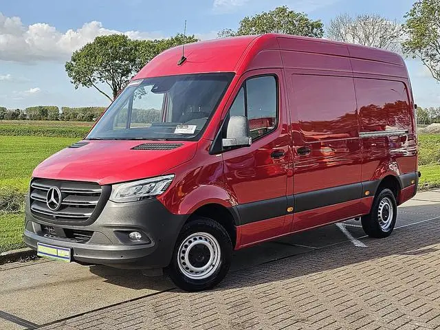 MERCEDES-BENZ SPRINTER 319 L2H2 RWD 3.5t-Trekhaak 2x Schuifdeur LED Mbux10 Distronic Automatische Ai...
