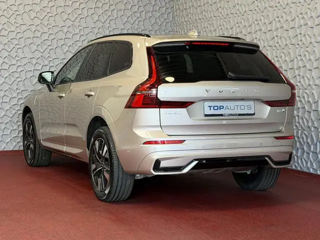 Volvo XC60 2.0 T8 455PK AWD PLUS DARK NIEUWE AUTO HARMAN KARDON 360.CAM  STOEL/STUUR VERW LEER