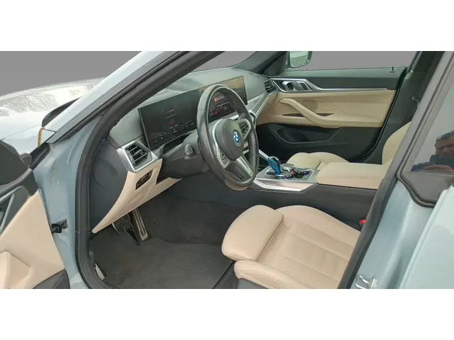 BMW i4 eDrive40 High Executive 84 kWh 3-Fase 1e-Eig. & Keurig-Onderh. BOVAG-Garantie. NL-Auto.