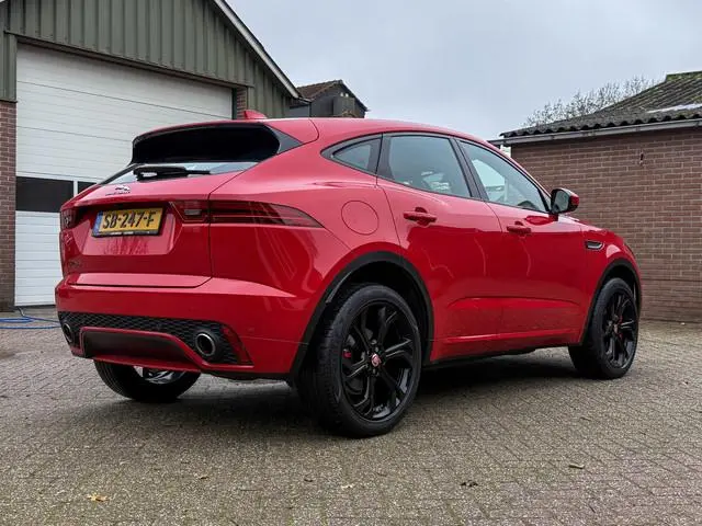 Land Rover Range Rover Evoque 2.0 Si4 HSE Dynamic - Jaguar E-PACE 2.0 P250 AWD First Edition Black P...