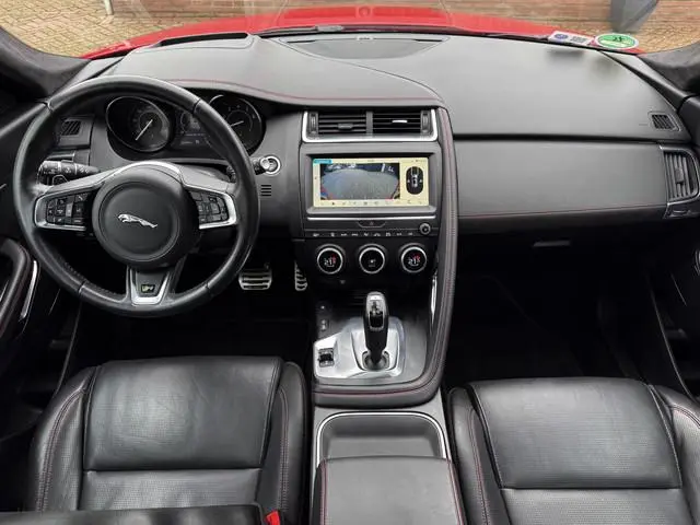 Land Rover Range Rover Evoque 2.0 Si4 HSE Dynamic - Jaguar E-PACE 2.0 P250 AWD First Edition Black P...