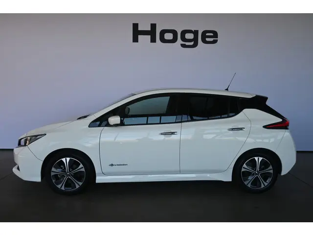 Nissan LEAF N-Connecta 40 kWh Automaat Navigatie Stoelverwarming Goed Onderhouden! Inruil Mogelijk!