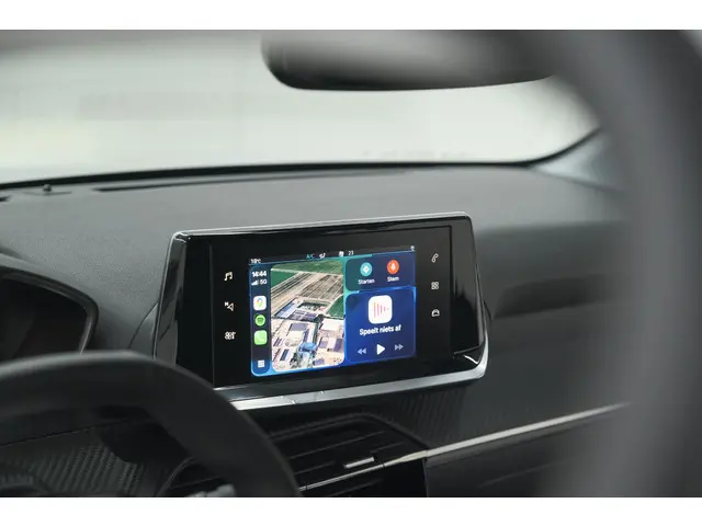 Peugeot 208 PureTech 100 Allure | Apple Carplay | Parkeersensoren
