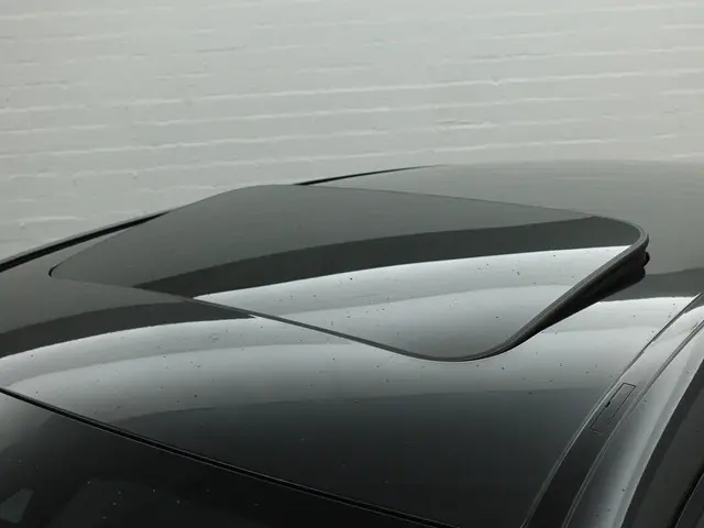 Mercedes-Benz EQC 400 4MATIC Night Edition 80 kWh Aut- Schuifdak, Sfeerverlichting, Standkachel, Par...