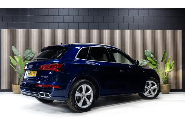 Audi Q5 55 TFSI PHEV S Line | Quattro | Camera | Stoelverwarming |