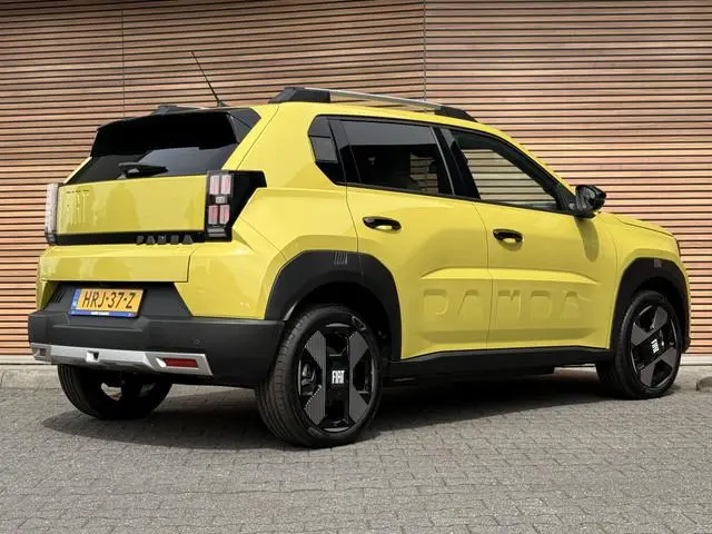 Fiat Grande Panda La Prima 11 kW 44 kWh Pack Winter / Camera / Navigatie