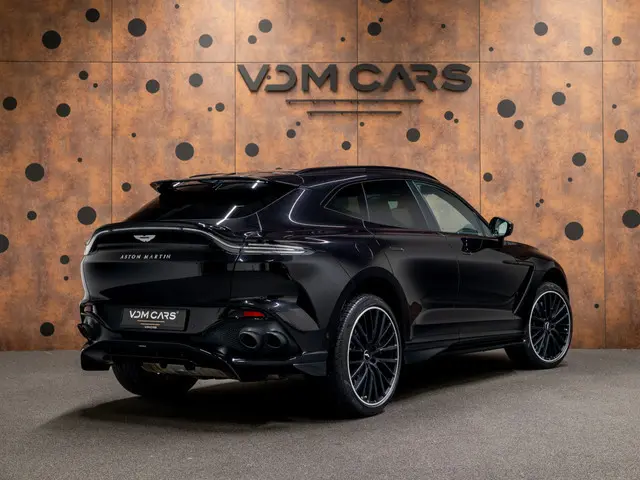 Aston Martin DBX