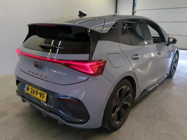 Cupra Born Adr. One 62 kWh | 91,47% SOH | Led | Camera | Keyless | Stoelverwarming