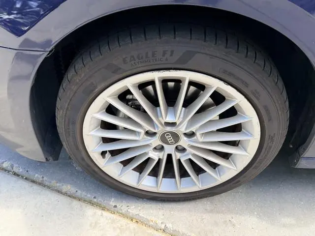 Audi A3 Sportback 30 TFSI Automaat Advanced edition Navigatie Stoelverwarming Sportstoelen Apple Car...