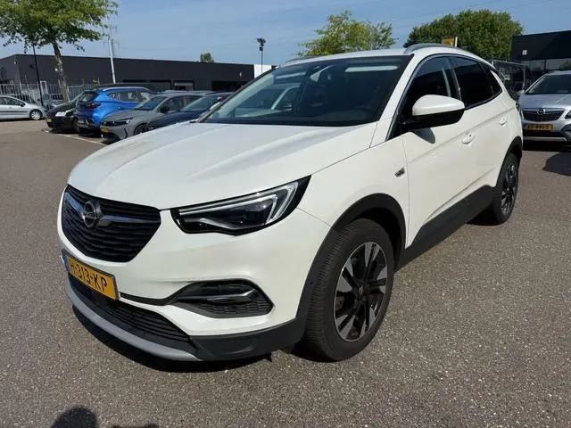 Opel Grandland X 1.2 Turbo Innovation | 130pk | Automaat | 60.000km! | Trekhaak |