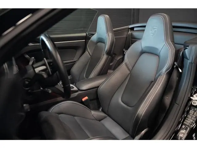 Porsche 911 Cabrio 3.0 Carrera 4S *BOSE / Vierwielbesturing / Stoelventilatie / Sport-uitlaat / 18-W...