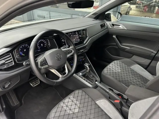 Volkswagen Taigo 1.5 TSI R-Line Business | Panoramadak | Camera | Stoelverwarming