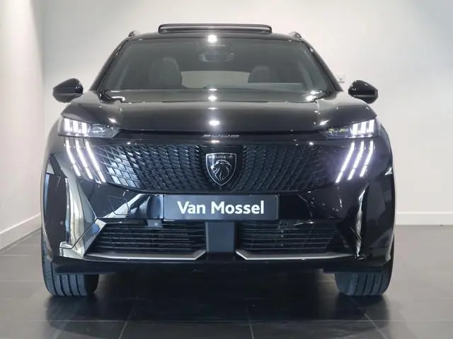 Peugeot e-5008