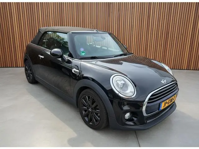 MINI Cabrio 1.5i 136PK Cooper Chili Serious Business Cabrio/ Parkeersensoren/ Navigatie
