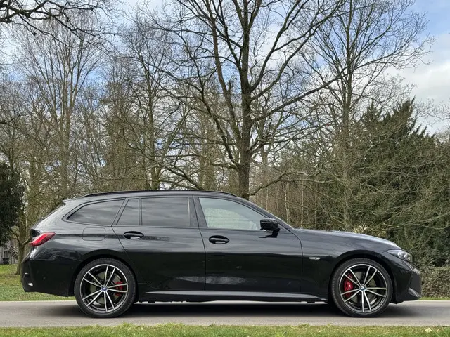 BMW 3-serie Touring 330e M Sport Panorama Trekh.